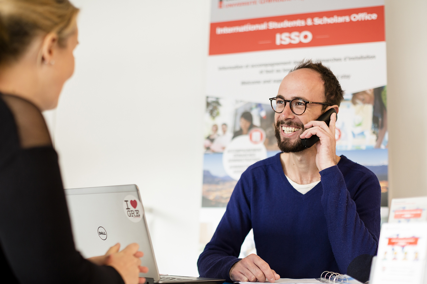 Le bureau d’accueil des publics internationaux ISSO. © Utopikphoto